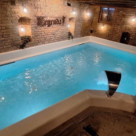 Hotel Legenda Торунь Экстерьер фото