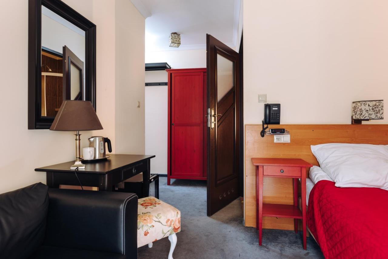 Hotel Legenda Торунь Экстерьер фото
