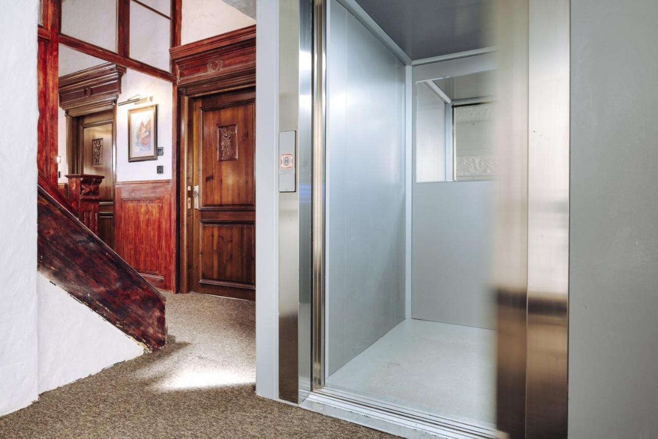 Hotel Legenda Торунь Экстерьер фото