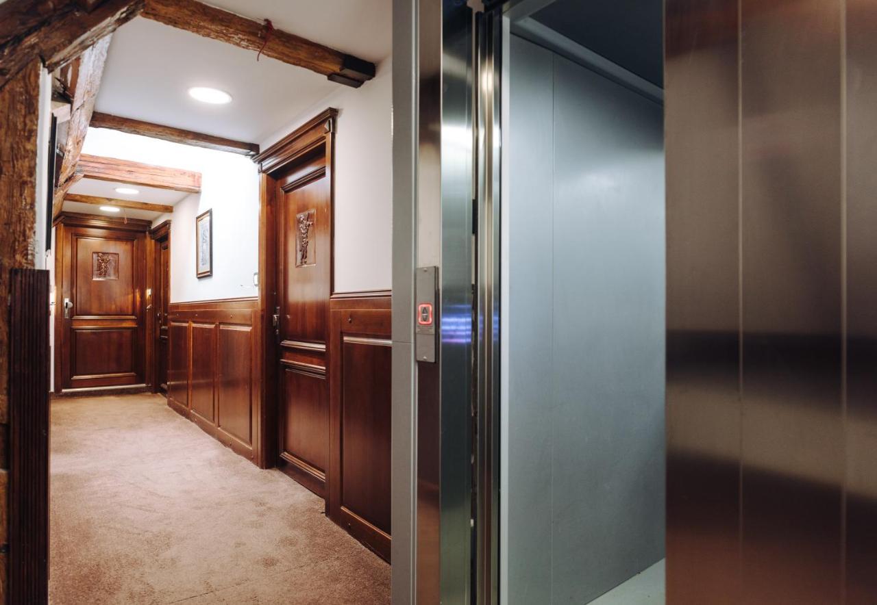 Hotel Legenda Торунь Экстерьер фото