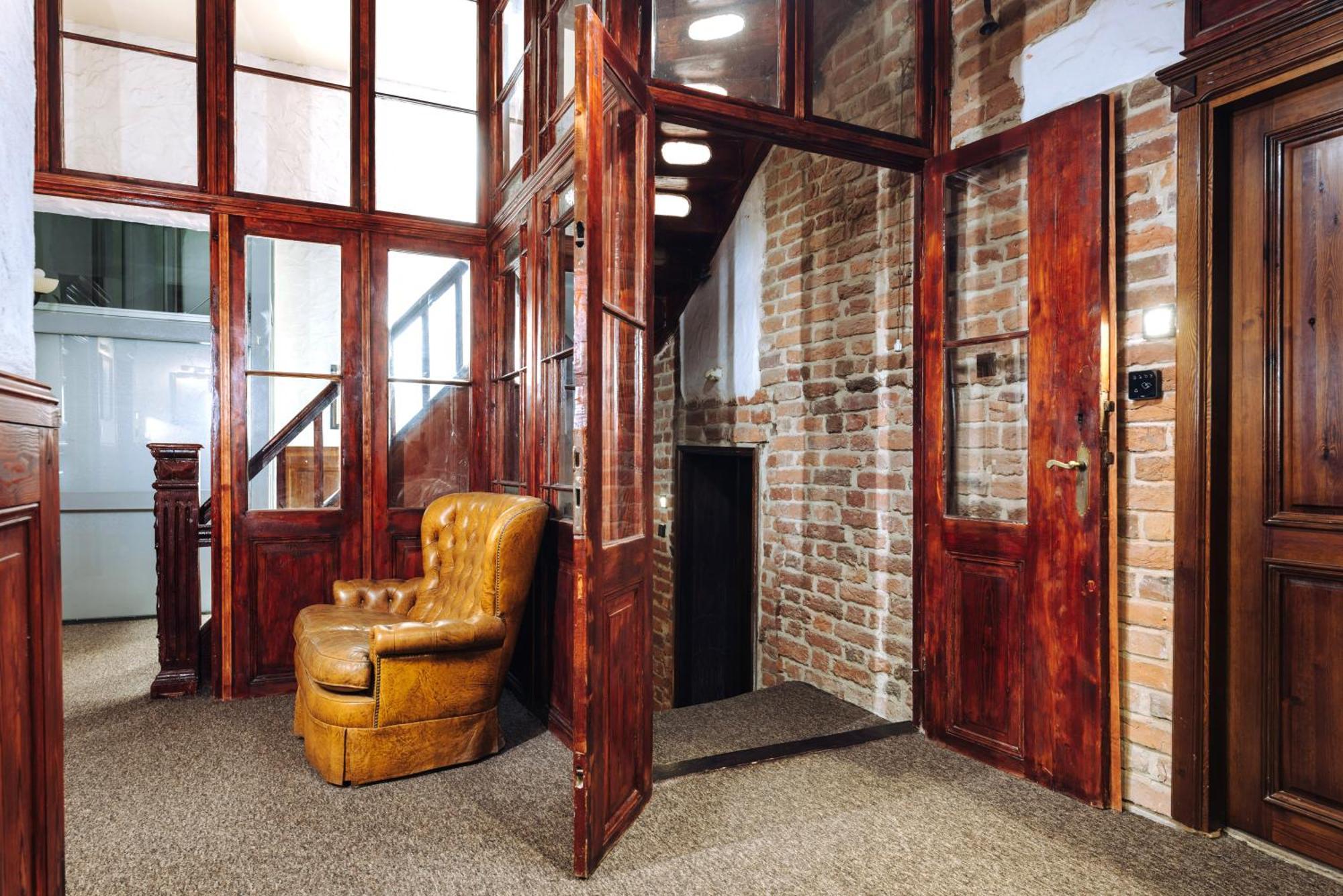 Hotel Legenda Торунь Экстерьер фото