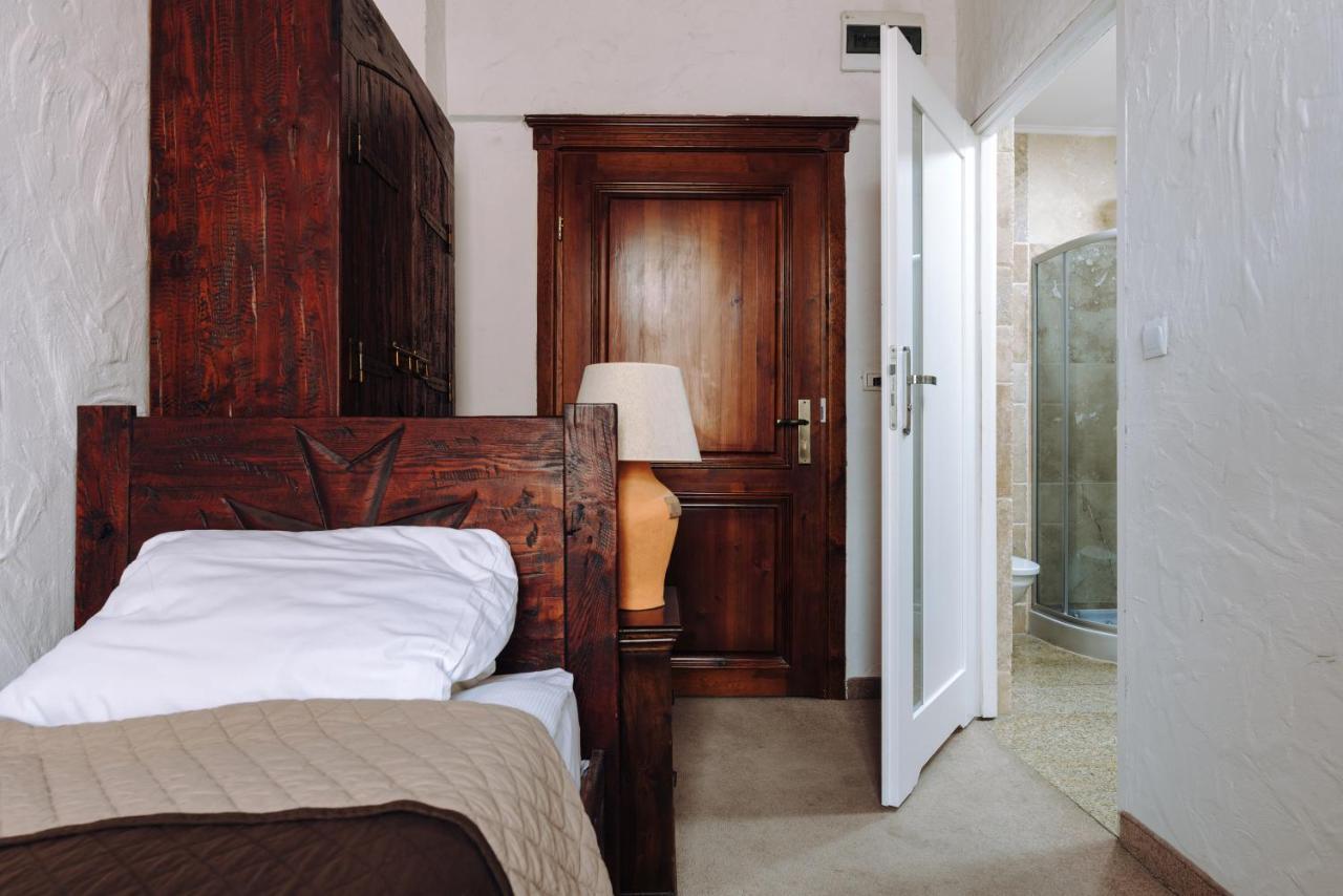Hotel Legenda Торунь Экстерьер фото
