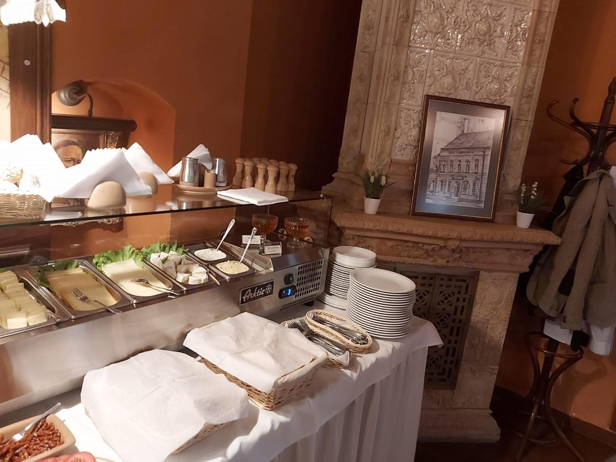 Hotel Legenda Торунь Экстерьер фото